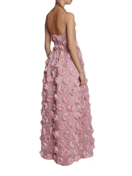 Женское элегантное макси-платье с цветочным принтом и тонкими бретелями с открытой спиной и силуэтом А-силуэта