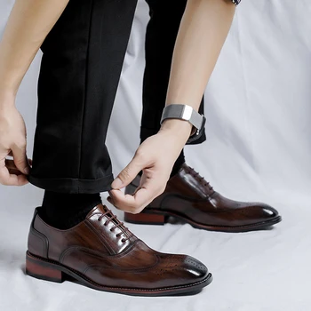 Модные кожаные сапоги Ботильоны на шнуровке Низкие каблуки Мужчины Повседневная платформа Челси Сапоги Мужские сапоги Свадебная обувь Зимняя плюшевая