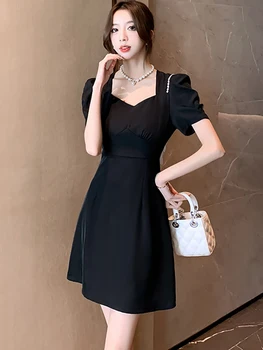 Черное мини-платье с коротким рукавом и квадратным воротником Летняя мода Шикарное платье с бантом без спины 2023 Новое элегантное облегающее женское платье